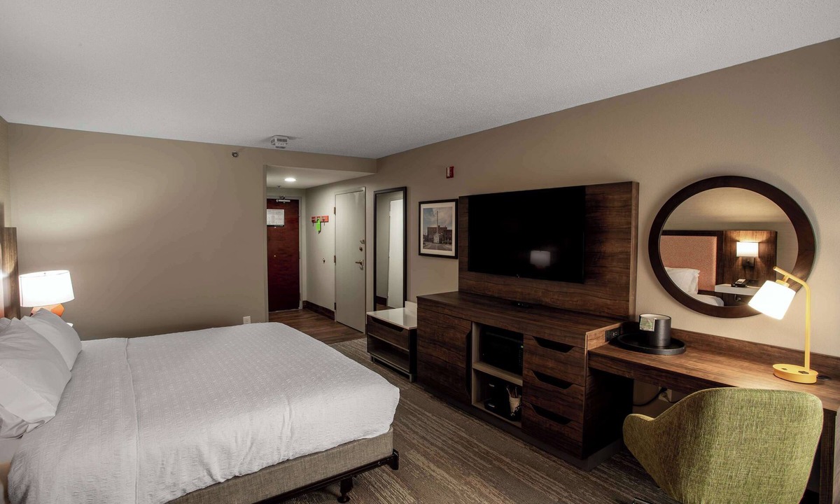 Springfield Hotel | Hampton Inn Springfield