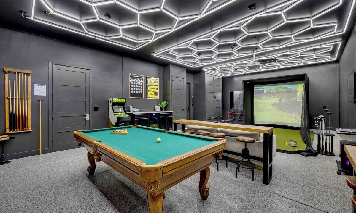 Southwest Village House | Heated Pool & Spa, Golf Simulator, Billiards