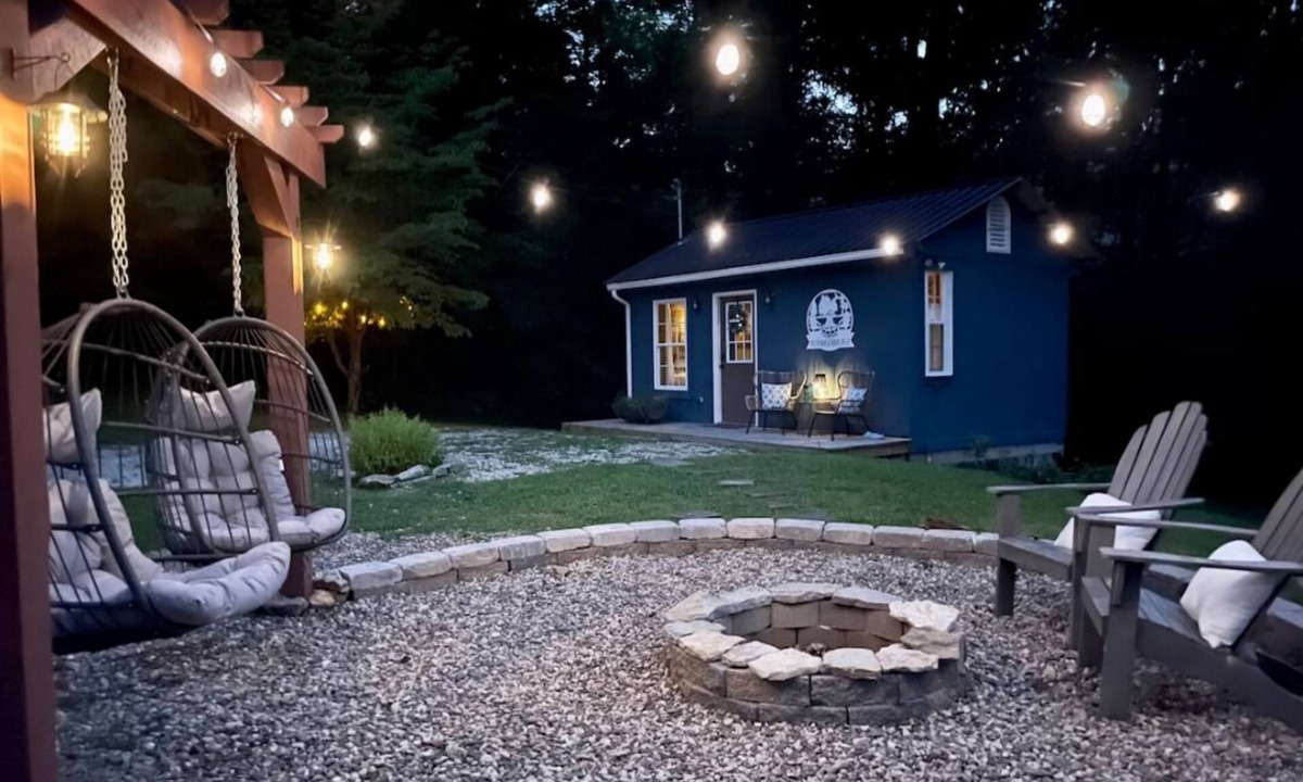 Stanton Cabin | High Rock Hideaway Red River Gorge KY *Couples Cabin* Hot Tub Wifi Pet Friendly