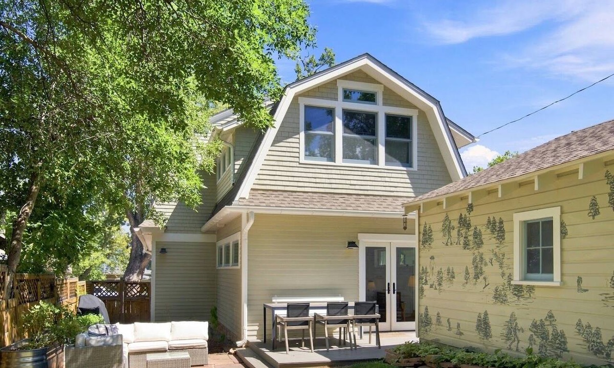 Newlands House | Historic Mapleton Hill Home with Victorian Charm and Modern Amenities
