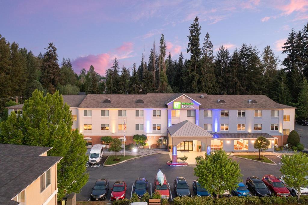 Canyon Park Hotel | Holiday Inn Express Bothell by IHG