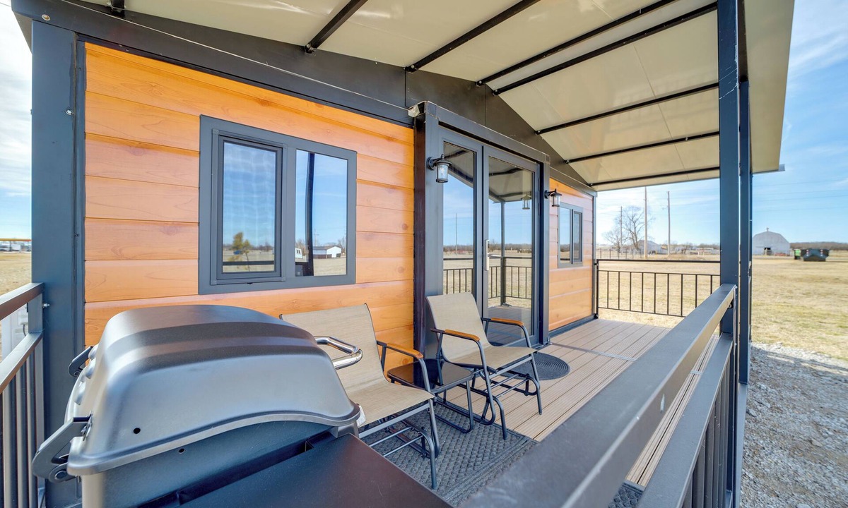 Nowata Cottage | Hunt, Fish & Explore! Tiny Home Near Oologah WMA