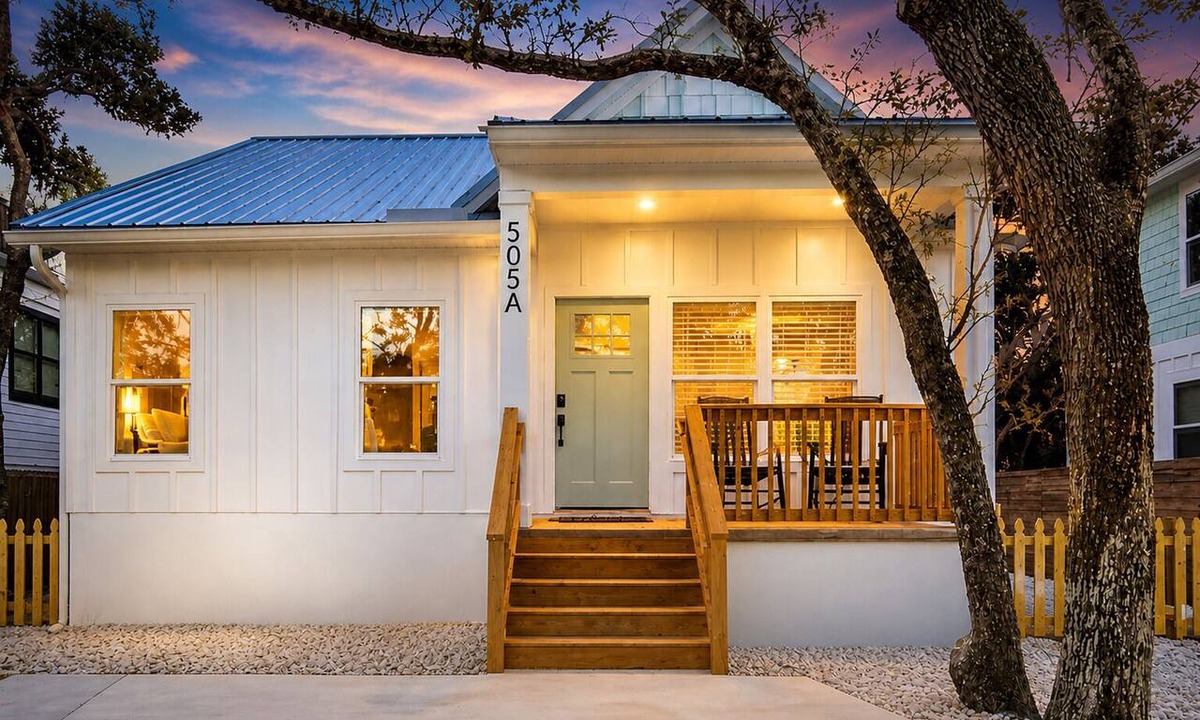 Vilano Beach Cottage | Immaculate New 2BR/2BA, Hot Tub, Firepit