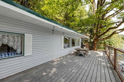 Maple Falls House | Lakefront Rustic Cabin | Silver Lake Views & Private Dock