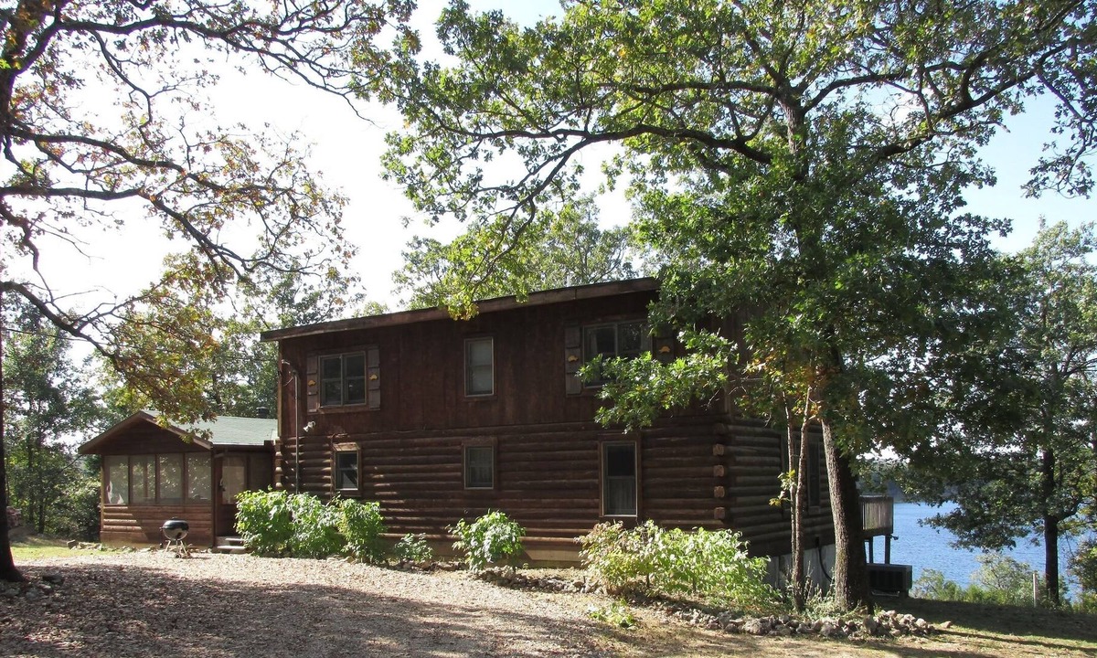 Protem House | Lakeside Hideaway, Log Home On Bull Shoals Lake