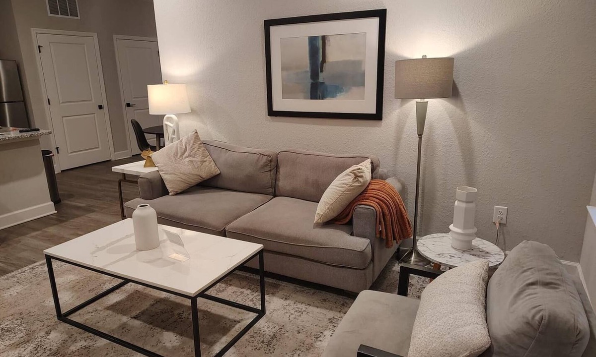 Newberry Apartment | Landing | Stylish 1BD, Gym, Pool