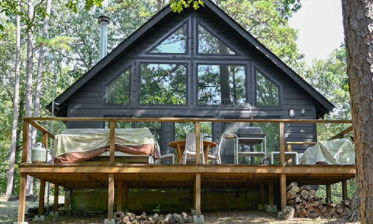 Mena Cabin | Loblolly Pines Cabin - A modern retreat on 6 acres