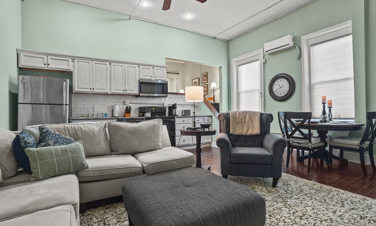 Newark Apartment | Local Discounts-Charming View of Downtown Newark