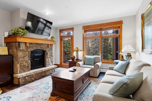 River Run Apartment | Lone Eagle #3017