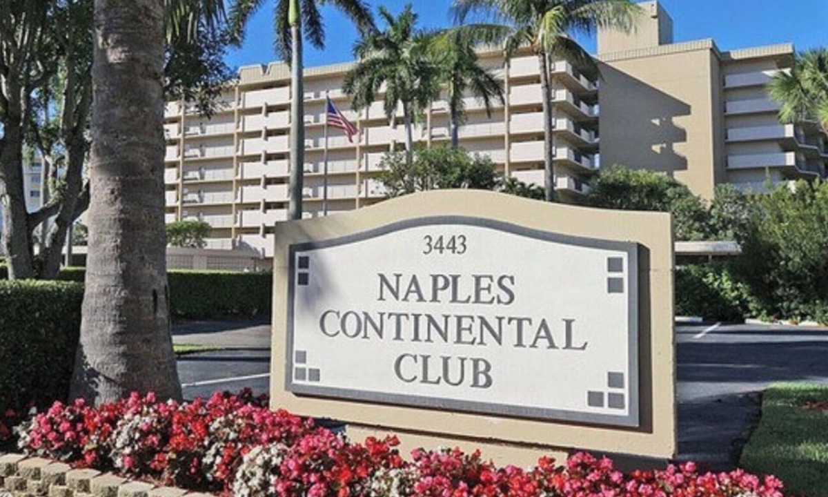 Moorings Condo | Luxury Beachfront Oasis-Newly Renovate Condo, open concept with large island