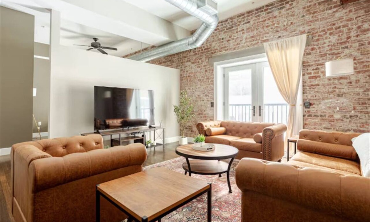 Wholesale District Apartment | Luxury Downtown Indianapolis 1BR Historic Building Walk Everywhere
