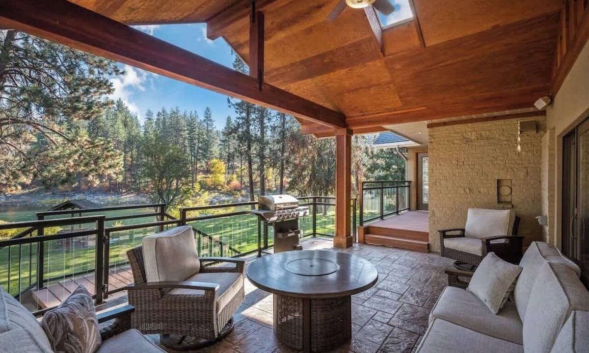 Post Falls House | Luxury Riverfront Escape with Kayaks & Views