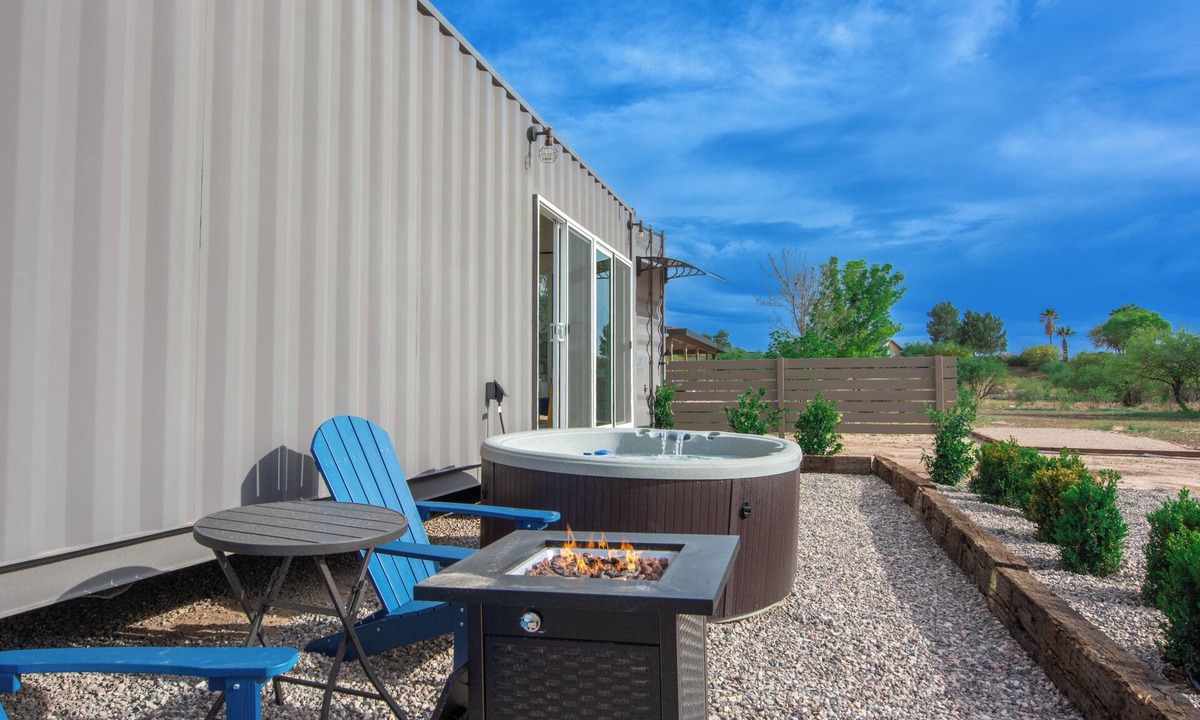 Cornville Cottage | Luxury Stargazing Container Near Sedona Hot Tub & Desert Views