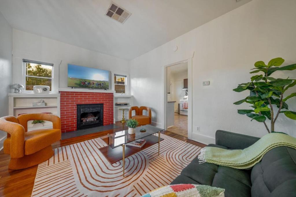 Feldman's House | Mabel Unit #2