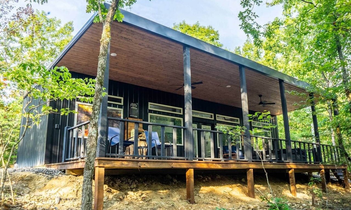 Board Camp House | Maison De Tete’ Dure