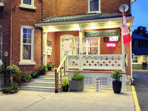 Goderich Hotel | Maple Leaf Motel