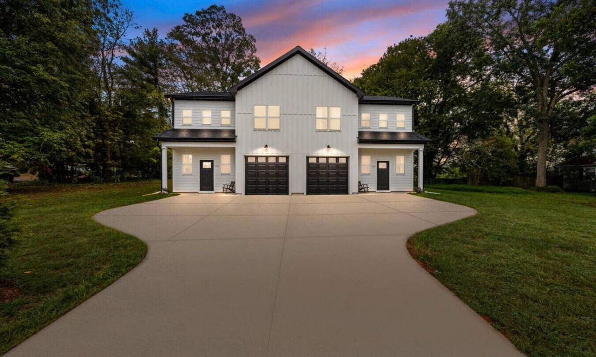 Haw River House | Modern New Duplex in Prime Location