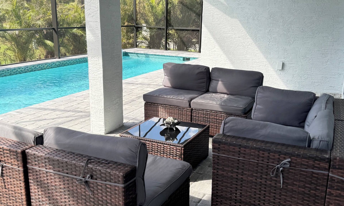 Long Meadow House | Modern Retreat 3BR/2BA w/Pool in Rotonda West