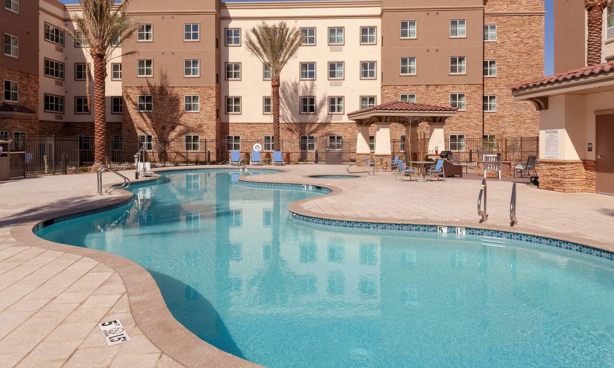 Gilbert Apartment | Modern Studio in Phoenix | Hot Tub + Outdoor Pool + 24 Hour Business Center