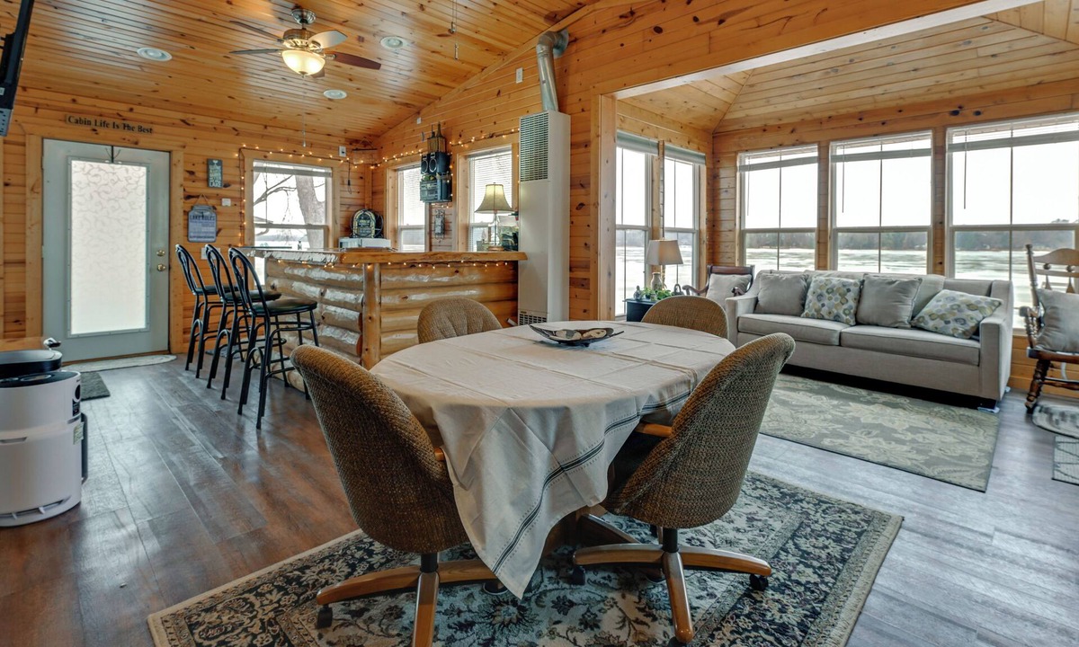 Montello Cabin | Montello Cabin on Buffalo Lake w/Dock & Fire Pit!