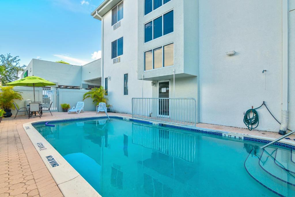 Redevelopment Area Hotel | Naples Park Central Hotel