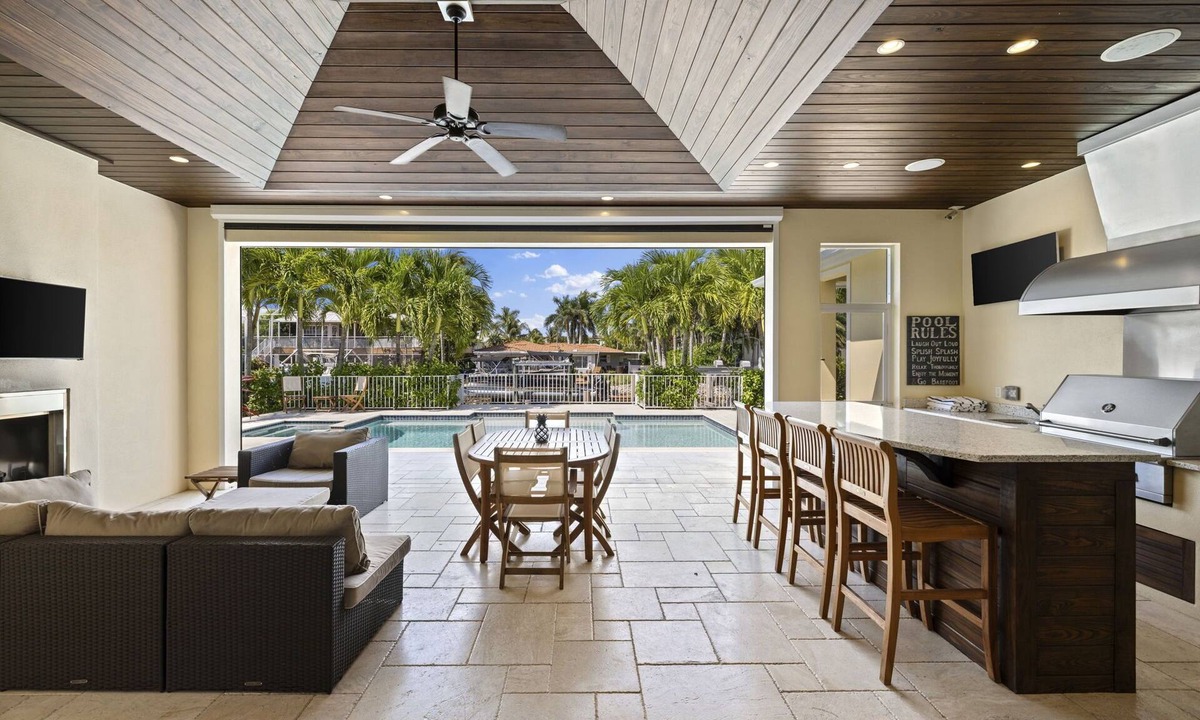 Royal Harbor House | Naples Waterfront Royal Harbor Amazing Home 5 Bedrooms, 5 Baths On One Floor n