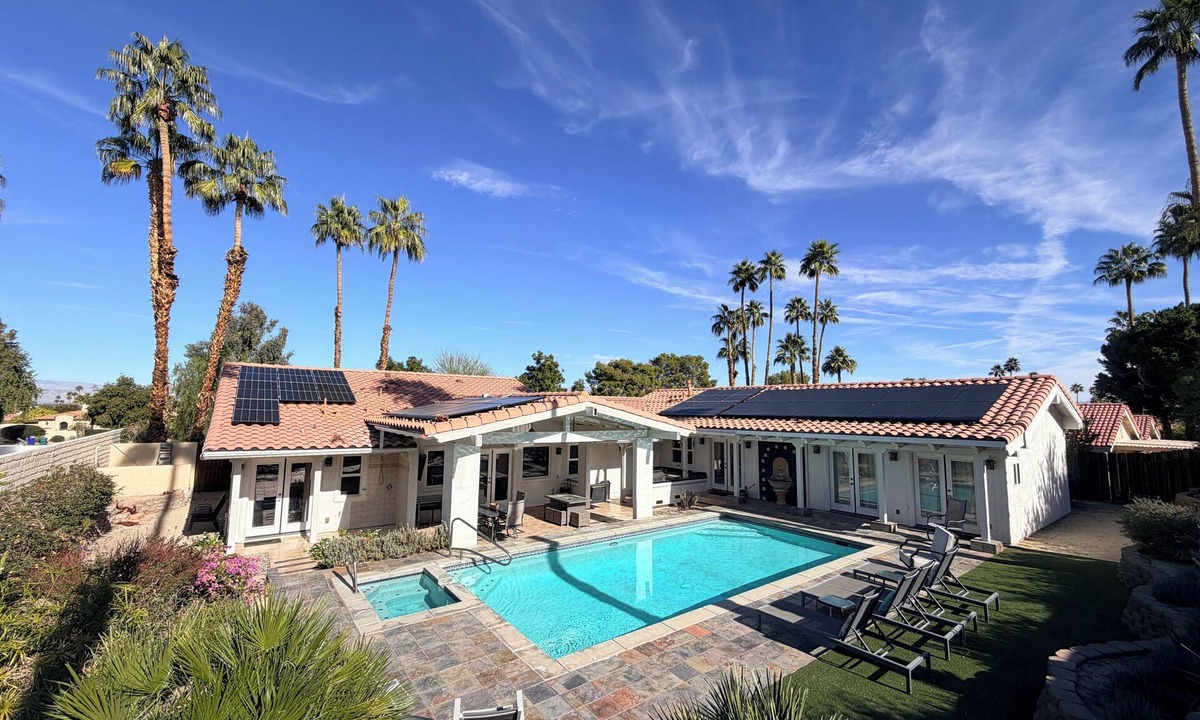 Palm Desert House | Needle on Haystack! 5 bedroom desert Oasis in South Palm Desert