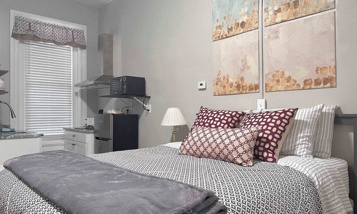 Fan District Apartment | Nest & Rest | Private Studio | Free Parking