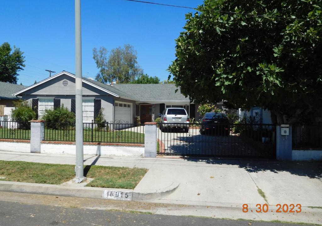 Northridge House | Nice Northridge 4-2-2 home near CSUN and Pierce College