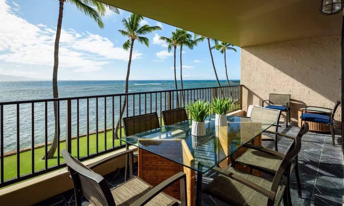 Maalaea Condo | Oceanfront Corner 3BR · Maui Turtle & Whale views