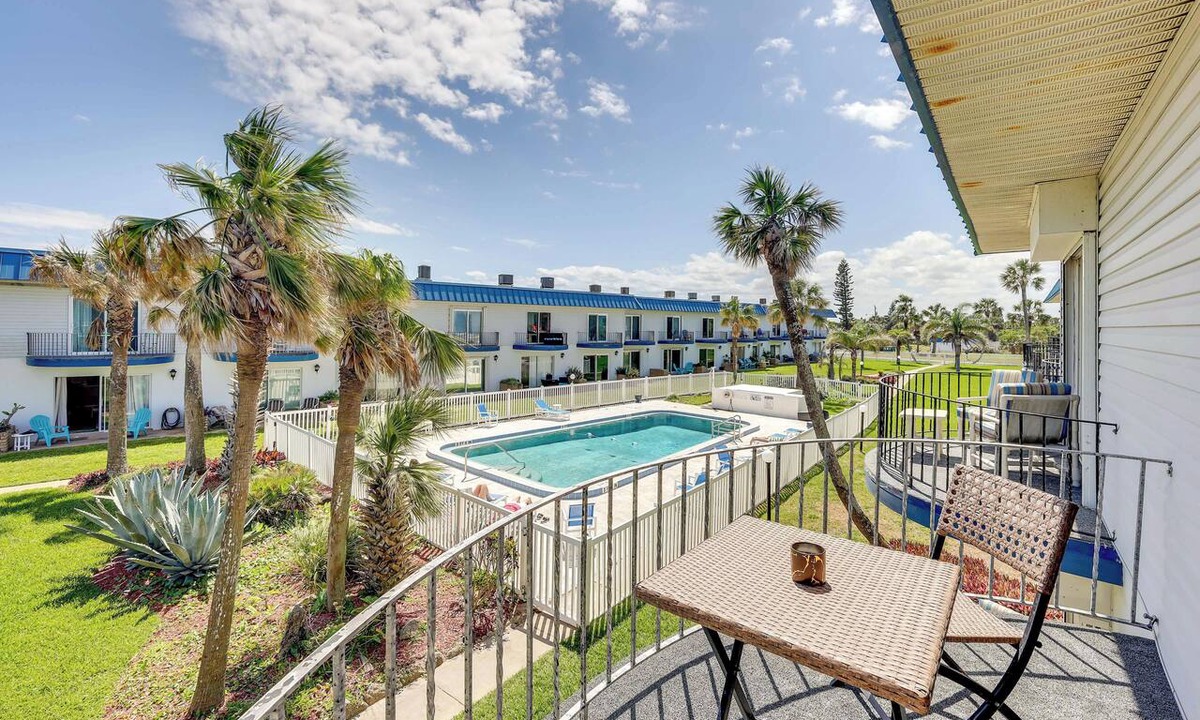 Ormond-by-the-Sea Condo | Oceanfront Ormond Beach Condo: Patio, Pool Access!
