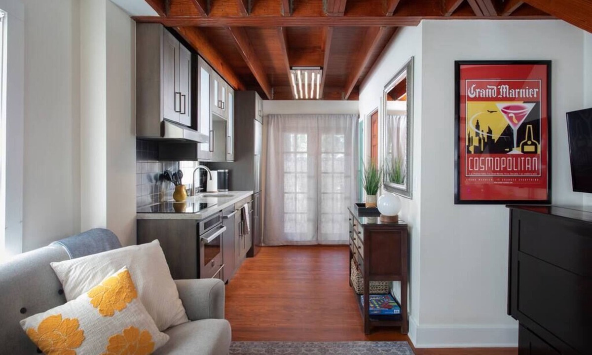 Old Town Cottage | Old Town home a short walk to Duval/Couples Oasis