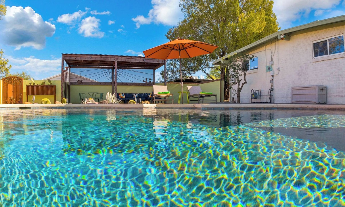 Peter Howell House | Our Private Oasis. Upscale, Pet Friendly, Pool Heat Available