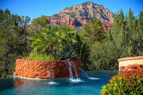 West Sedona House | Palatial Paradise with Breathtaking Views of Red Rock and Stunning Infinity Pool
