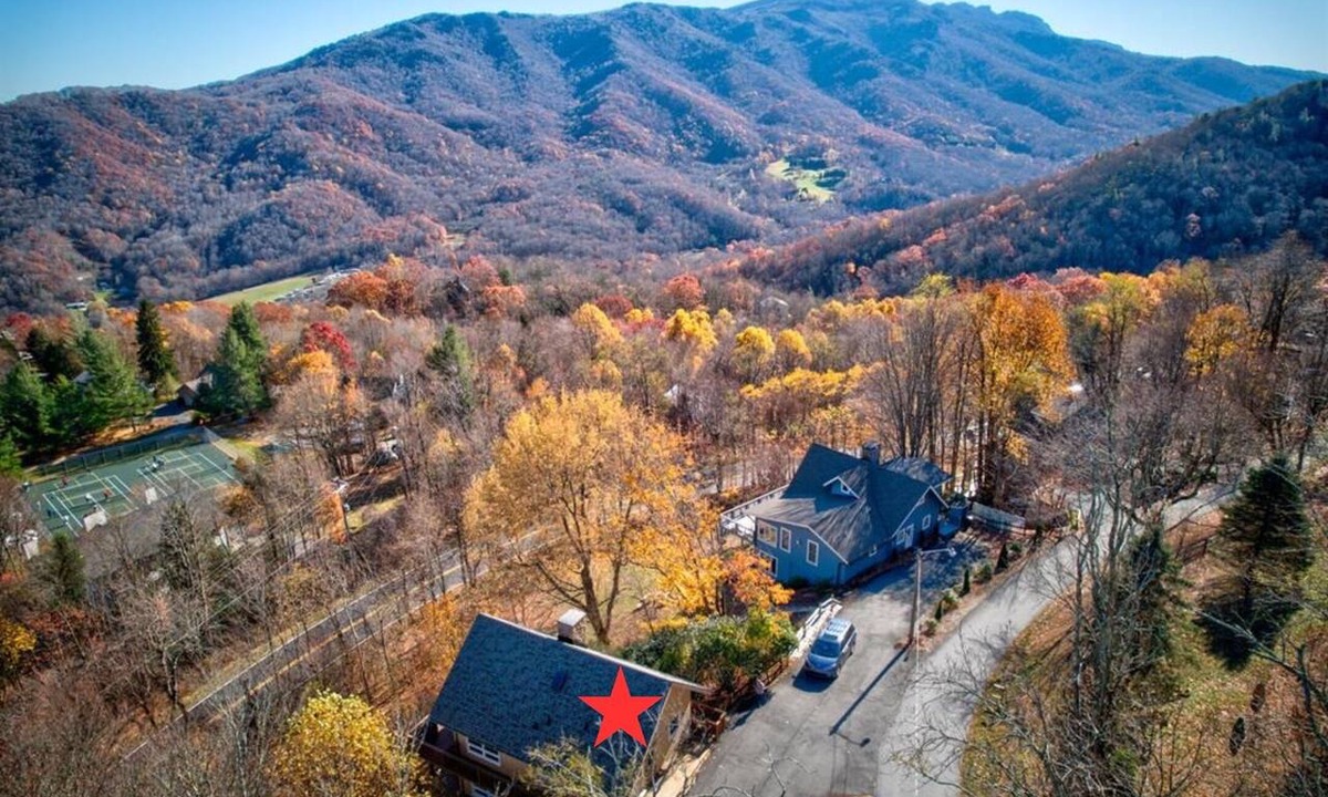 Seven Devils Cabin | PanoView Pickleball PoolTable Spa Kings Arcade Fire Table Fireplace Central
