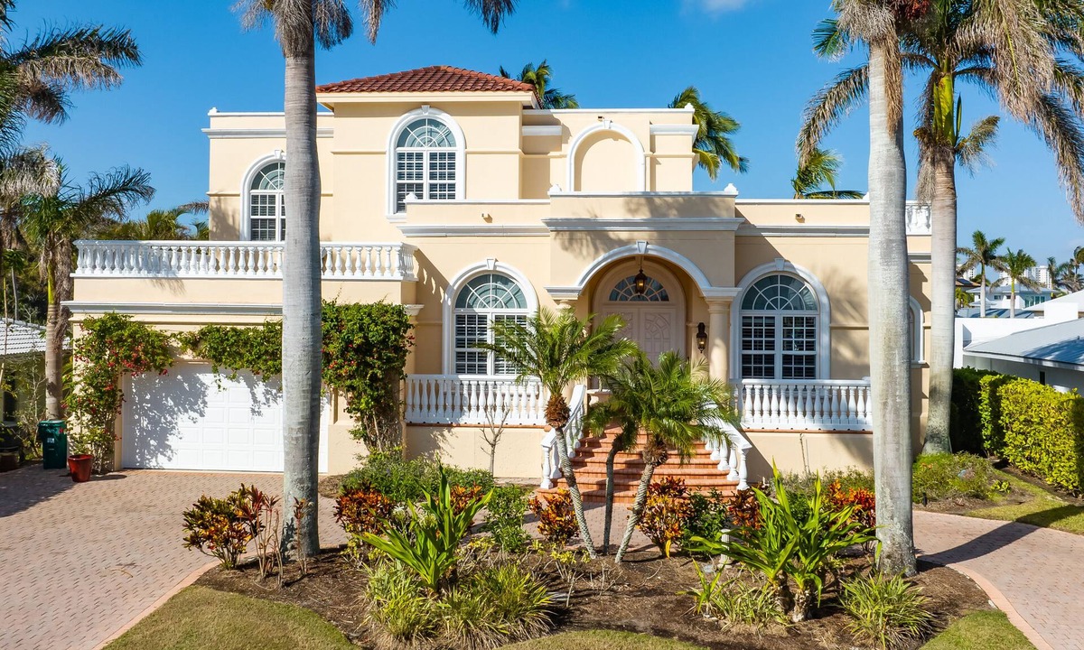 Vanderbilt Beach House | Paradise Palms, Enjoy Serenity by the Sea