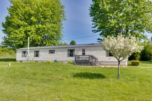 Walkerville House | Peaceful MI Home on 1 Acre: Pets Welcome!