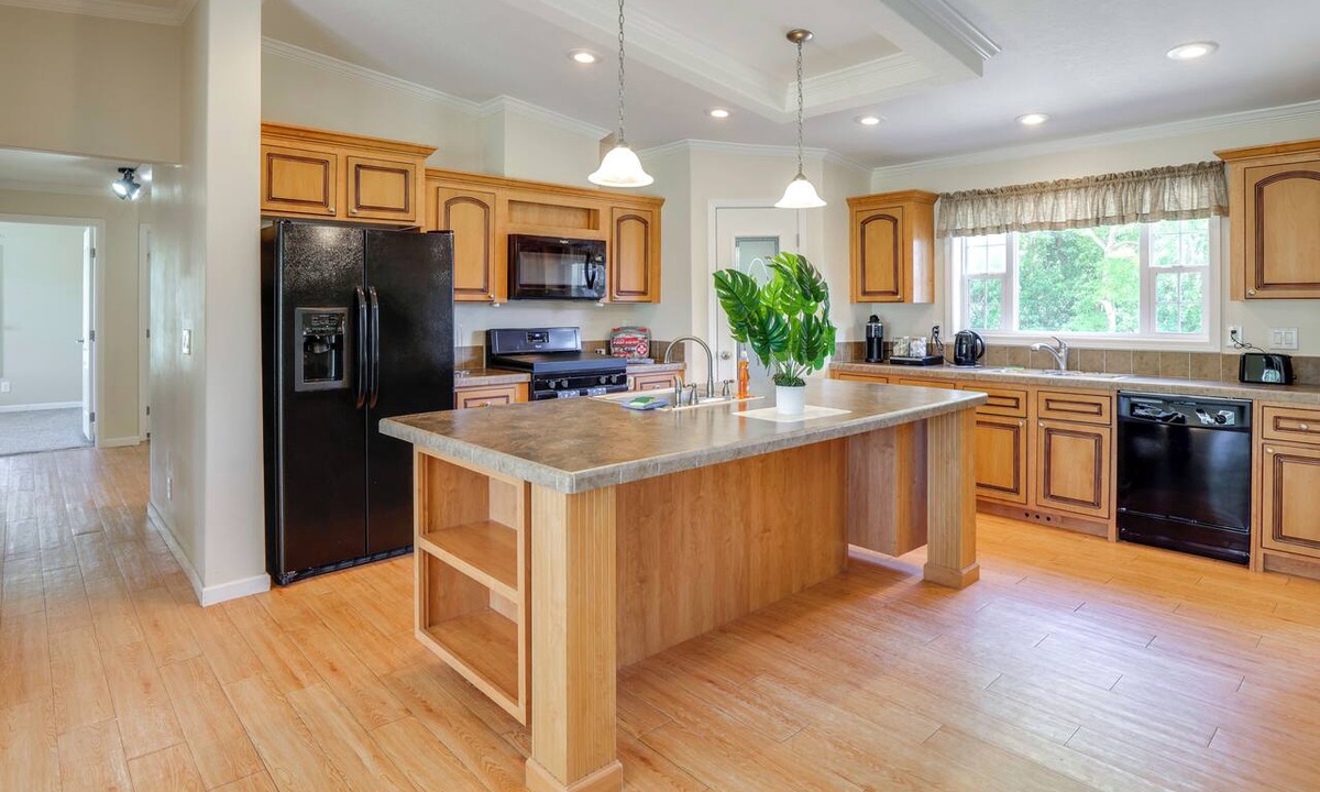 Plymouth Cottage | Pool Access! Spacious Home Near Wekiwa Springs