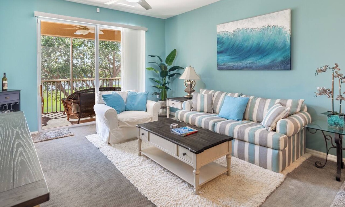 Naples Condo | Pools, Hot Tub, Screened Patio with View & May-October Reciprocal Golf Access!