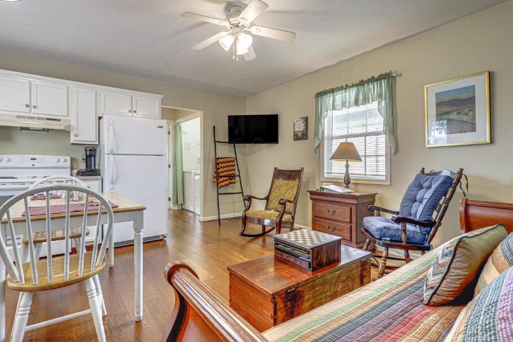 Broadway Apartment | Porch & Fire Pit Access! Quiet Broadway Cottage