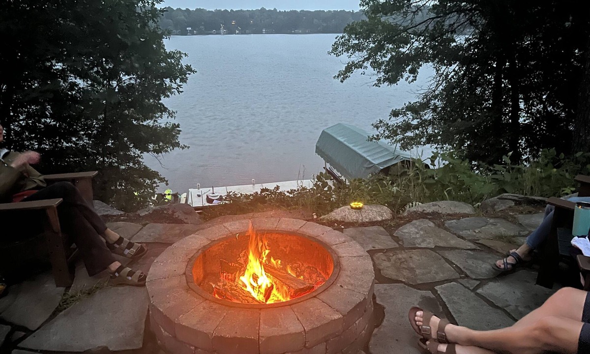 Chippewa Falls House | Private Lakeside Retreat, perfect for families!
