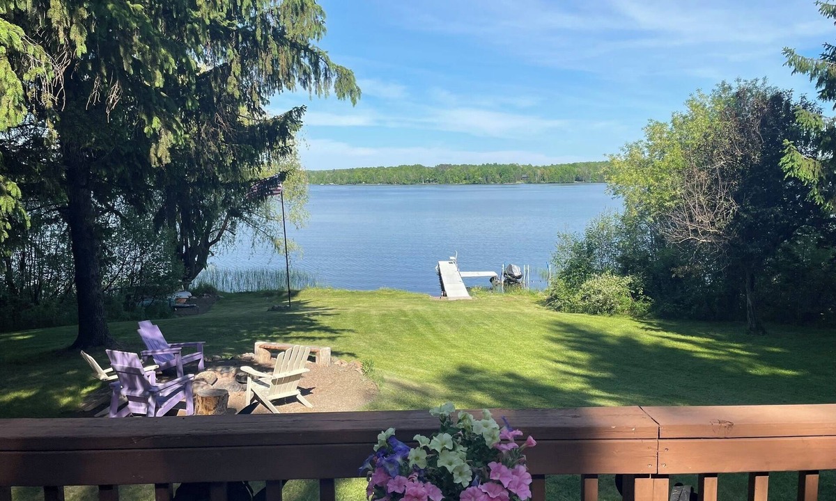 Winter Cabin | Private, Pet Friendly Lakefront Cabin