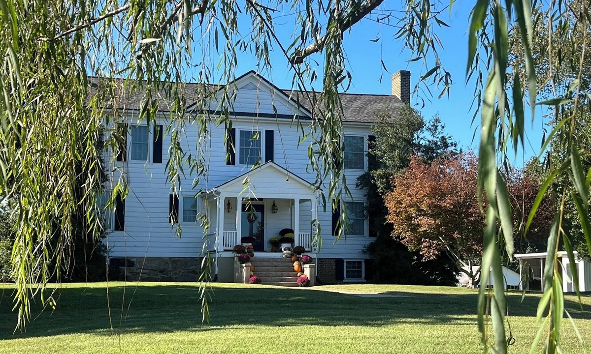 Dundas House | Private, Spacious Country Retreat. Pets welcome!