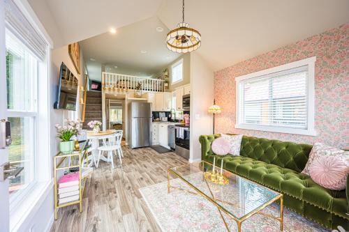 Forks House | Rainforest Tiny Home Retreat #16 Floral Cottage
