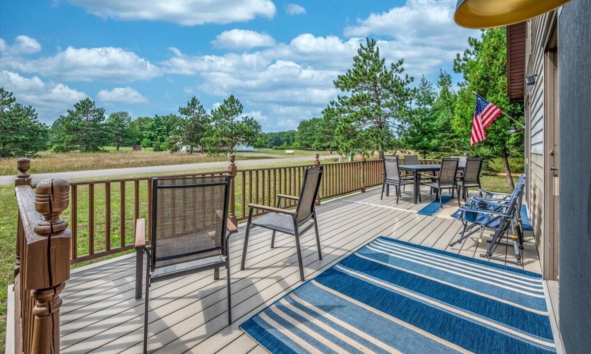 Danbury Cabin | Rec Garage ~ Fire Pit ~ Pool ~ Sauna ~ Views