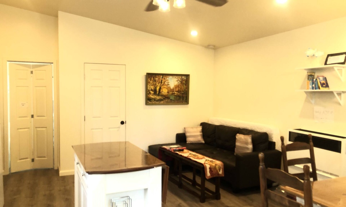 Atascadero House | Relax and enjoy the peaceful oasis in beautiful central costal California