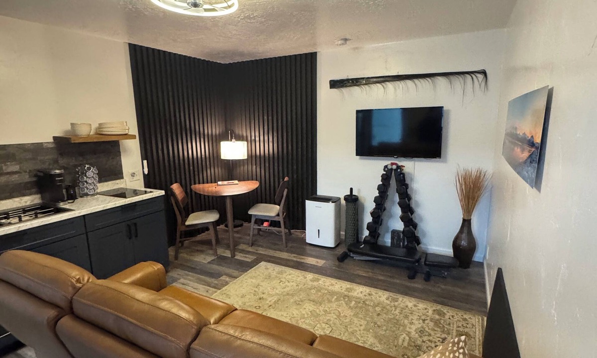 Valdez Apartment | Relax comfortably & enjoy a 2-bedroom studio in Valdez perfect for your getaway.
