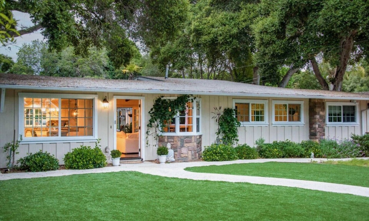 Hedgerow House | Rent the Main House & Guest House!