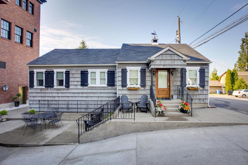 West End House | Retro-Style Home in Ruston: Walkable Location!