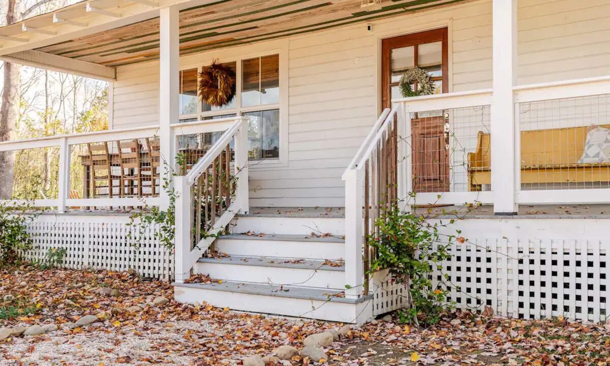 Danbury Cottage | Secluded Mountaintop Cottage on 10 Acres
